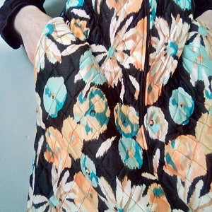 1960's/70's Floral And Soft Felt Dress/Front Zip Down Closure/Side Pockets/Sharp Collar image 6