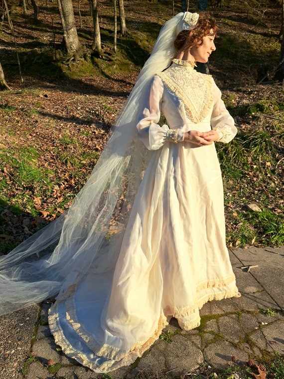 1970s Crochet Detail Wedding Gown with Long Train & Veil
