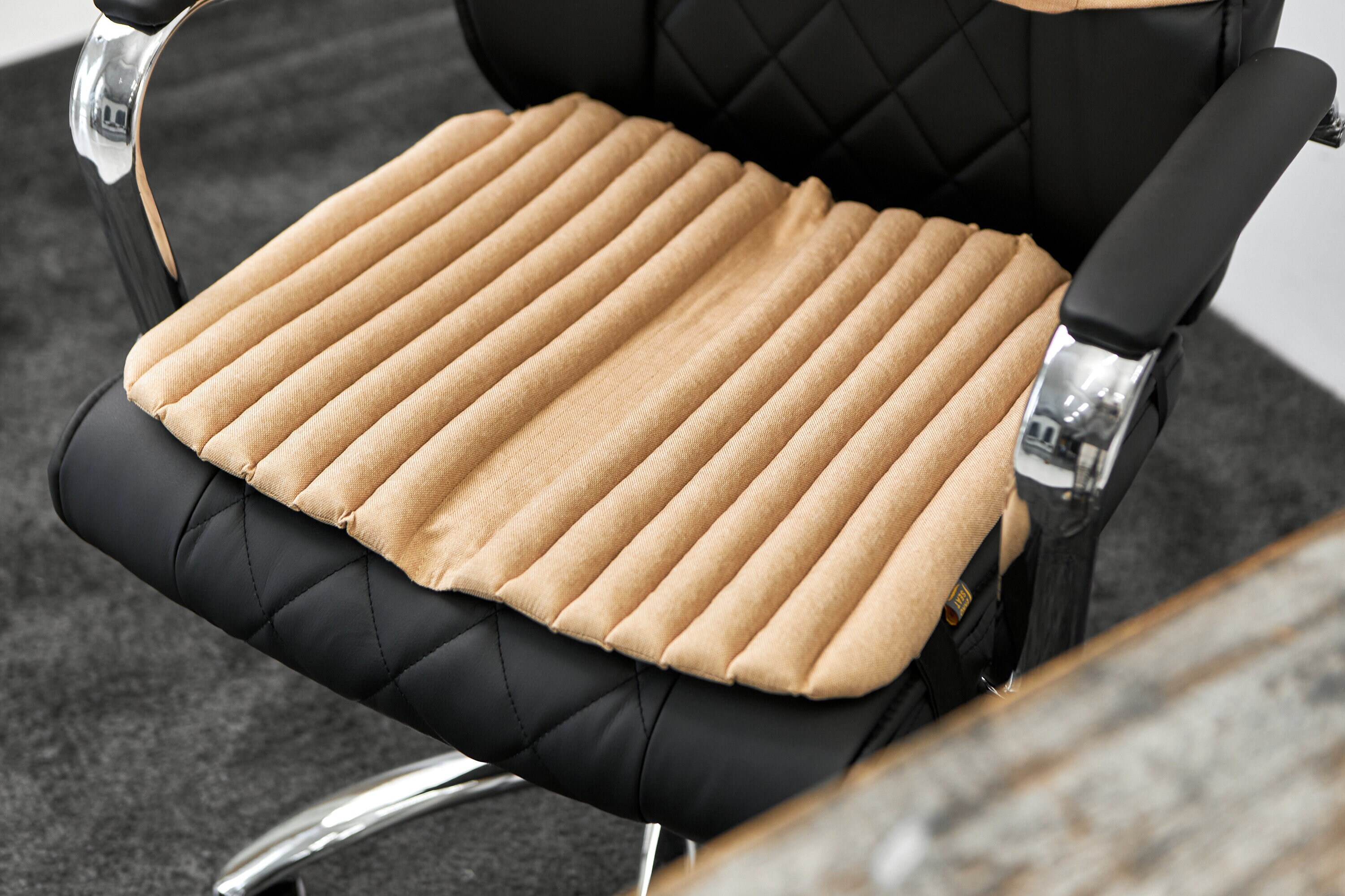 Organic Buckwheat Office Chair Cushion: Ergonomic Desk Support