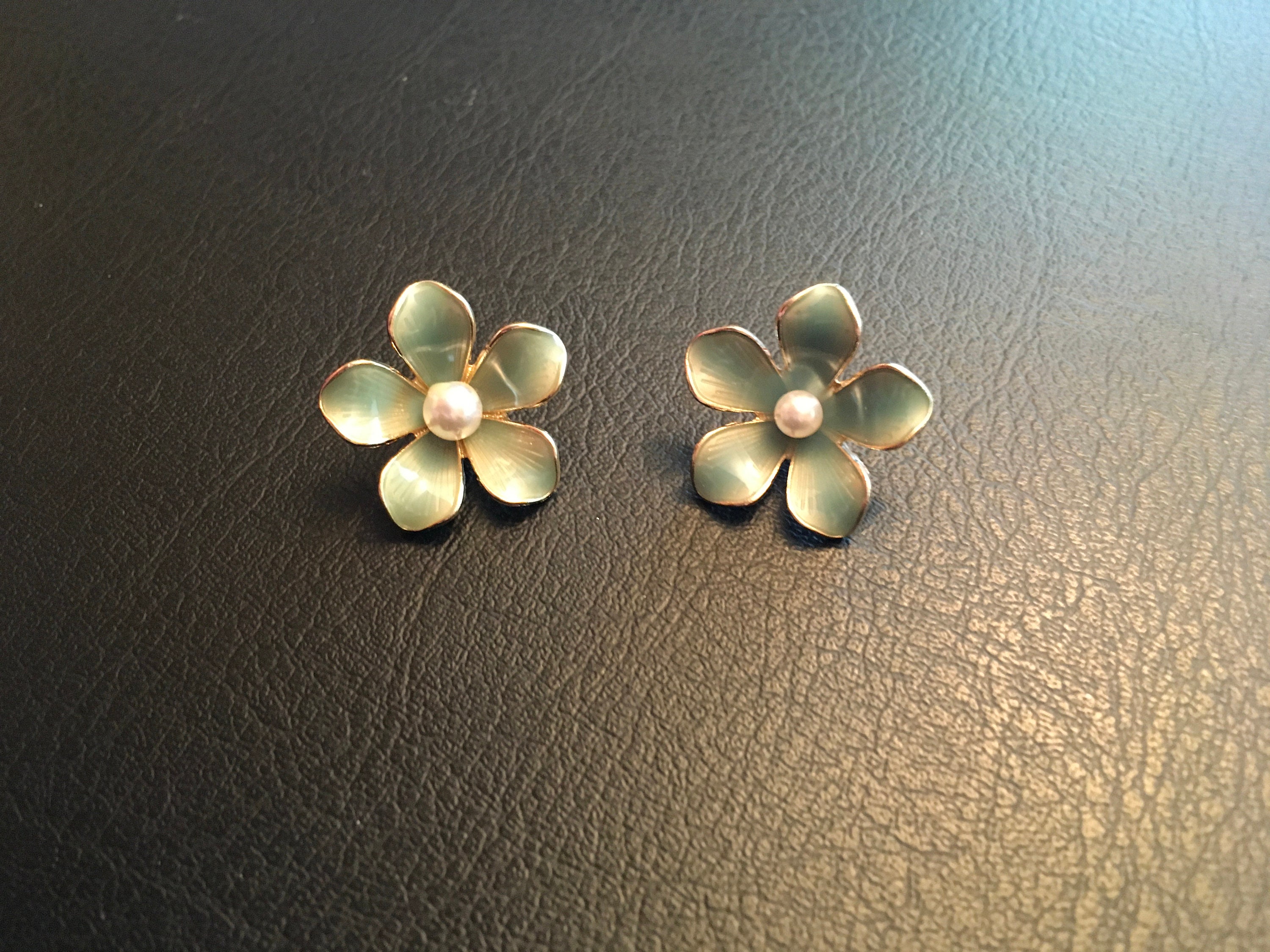 Daisy Earring Studs Green Enamel Pearl Stud Earrings Simple Etsy UK