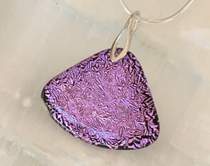 Pendant in dichroic glass and sterling silver .925 fan pattern. -P21