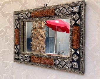 Handmade Resin Wall Mirror: Wood & Metal Inlay - Unique Art Decor