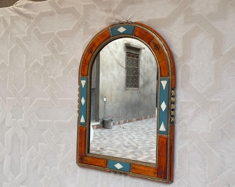 Handmade Resin Wall Mirror: Natural Wood & Metal Inlay - Unique  Decor