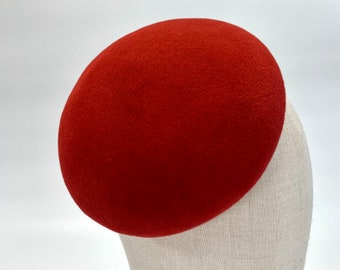 Fascinator a forma di bottone base pomodoro rosso 18 cm