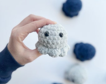 Mini pulpo de peluche tejido a mano, regalo de pulpo kawaii, mini pulpo de crochet lindo, pulpo de peluche amigurumi, peluche pequeño, pulpo de peluche
