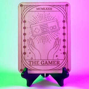 レーザー彫刻木製ゲーマータロットカード | レトロゲーム装飾 | ユニークなゲーマーギフト | オタクデスクディスプレイ | ゲーマー向けのパーソナライズされたタロットアート