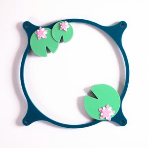 Lily Pad PC Fan Grill – Cute Aesthetic PC Mod, Gamer Girl Setup Accessory, Nature Themed Fan Cover, Cottagecore Gaming Decor - Kawaii  120mm
