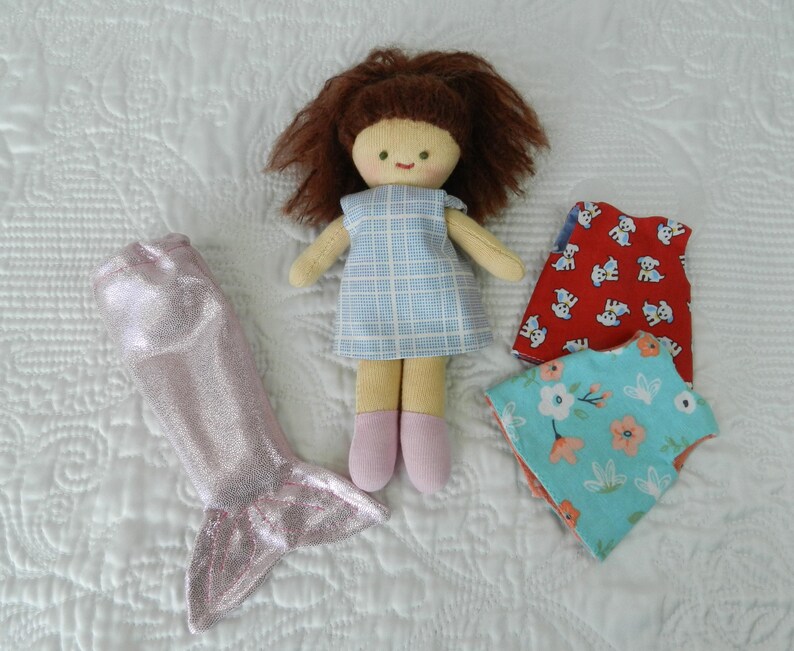 Little mermaid doll, three reversible dresses, mermaid outfit, matching handbag, auburn hair, ideal gift for a child's party image 4