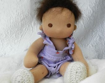 Amélie, 11-inch Waldorf-style natural fiber artist doll, brown-skinned baby girl, ideal gift for a young child, birth