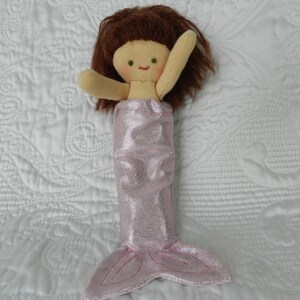 Little mermaid doll, three reversible dresses, mermaid outfit, matching handbag, auburn hair, ideal gift for a child's party image 7