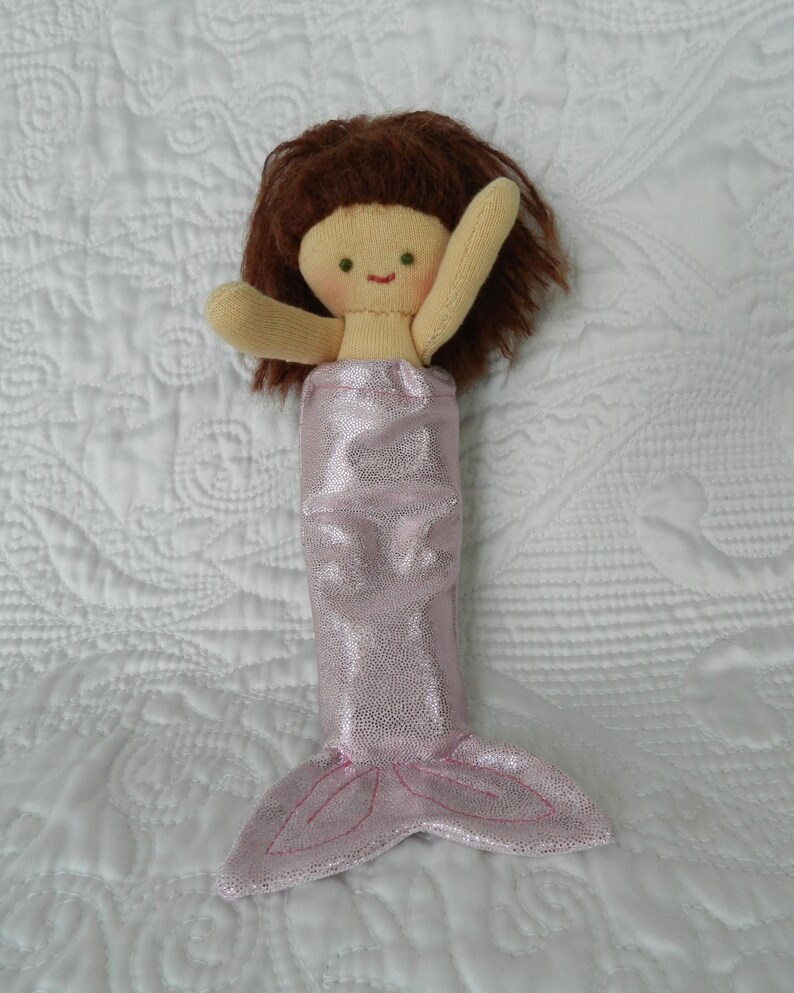 Little mermaid doll, three reversible dresses, mermaid outfit, matching handbag, auburn hair, ideal gift for a child's party image 7
