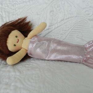 Little mermaid doll, three reversible dresses, mermaid outfit, matching handbag, auburn hair, ideal gift for a child's party image 6