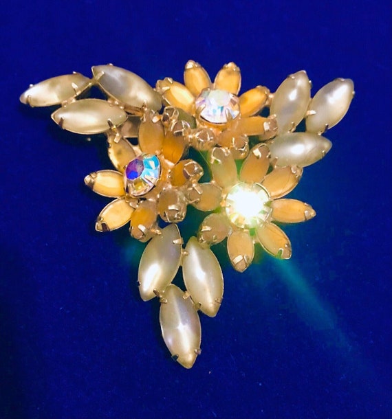 Vintage Juliana Beige Topaz Flower Aurora Boreali… - image 2