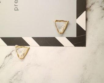 Small Triangle Gold stud earring , Gold Triangle Earrings, Gold Geometric stud