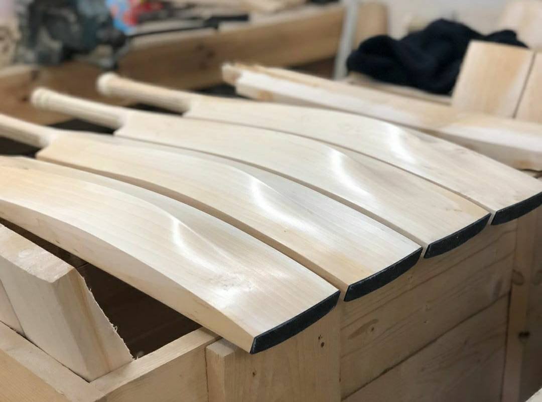 Professional English Willow Cricket Bat, Double Pressed, Ready to Play,  Hard Hitting, Oiled and Knocked - Etsy