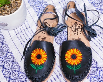 Mexican leather huarache embroidered ,Made in Mexico