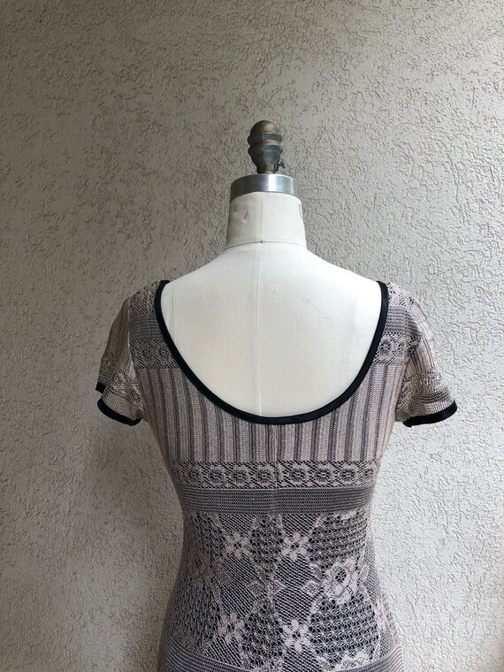 Lace-esque knit / crotchet overlay vintage dress - image 5