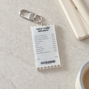 Nyckelring med kvitto för självvård, rolig akrylväskeberlock, nyckelring med påminnelse om mental hälsa, söt självvårdspresent, minimalistisk ryggsäckberlock