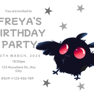 Puede incluir: Una invitación a una fiesta de cumpleaños con una linda polilla de dibujos animados negra y roja. La invitación es para la fiesta de cumpleaños de Freya el 10 de marzo de 2025 a las 18:00. La dirección es 123 Anywhere St., Any City. El número de RSVP es +123-456-789.