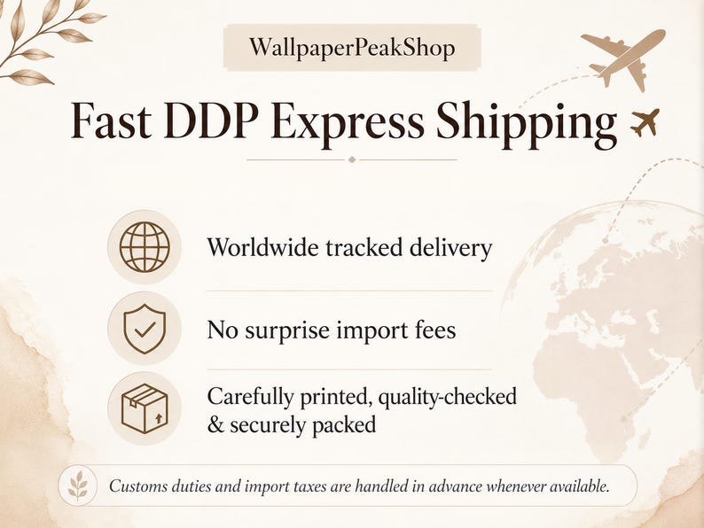 K&ouml;nnte beinhalten: Eine beige Infografik f&uuml;r WallpaperPeakShop mit braunem Text und Symbolen. Sie hebt den schnellen DDP-Expressversand, weltweite Sendungsverfolgung, keine &uuml;berraschenden Importgeb&uuml;hren und sichere Verpackung hervor, erg&auml;nzt durch eine Weltkugel.