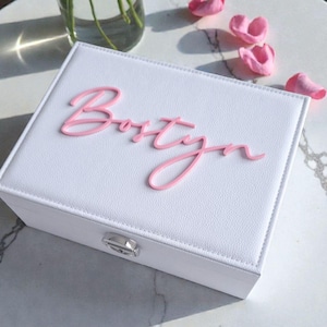 Jewelry Box for Girl Sweet 16 Birthday Gift from Mom Personalized Name Quince Jewelry Organizer Teen Treasure Box Large Jewelry Storage