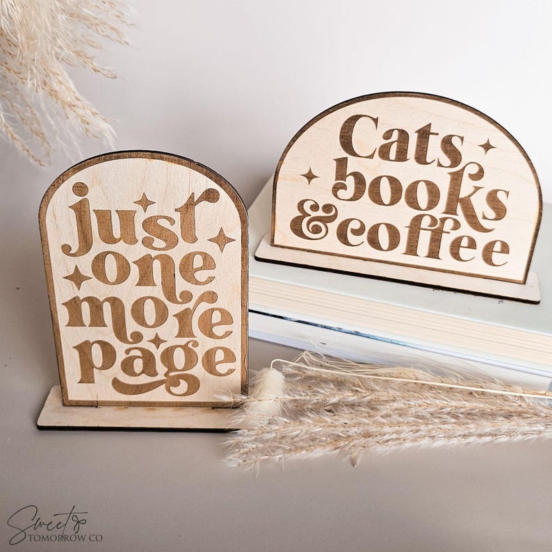Letrero de estantería "Solo una página más" Decoración para sala de club de lectura Decoración para biblioteca Decoración para amantes de los libros Decoración para rincón de lectura Letrero de biblioteca de madera Regalo para lectores de libros imagen 9