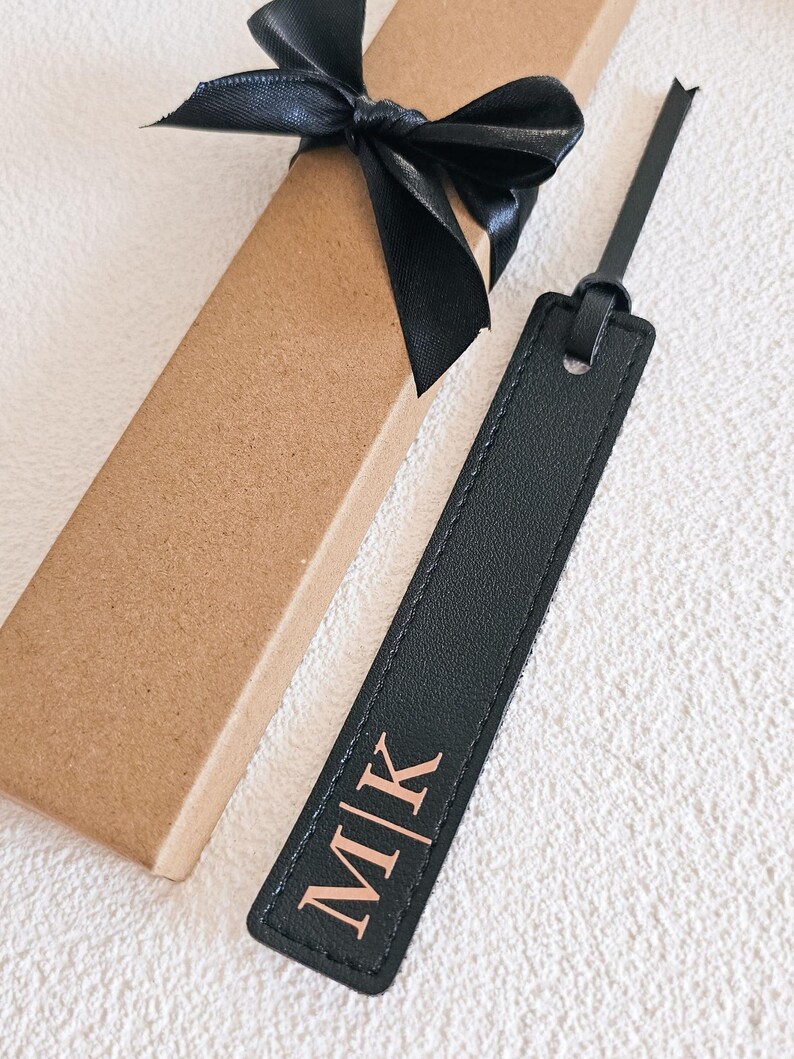 Marque-page nom personnalisé en cuir pour homme pour homme Idée cadeau lecteur cadeau d'anniversaire pour lui mari Cadeau d'anniversaire pour amoureux des livres personnalisé None Custom Box