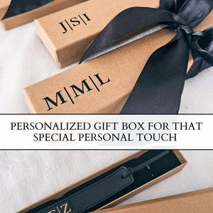 Marque-page nom personnalisé en cuir pour homme pour homme Idée cadeau lecteur cadeau d'anniversaire pour lui mari Cadeau d'anniversaire pour amoureux des livres personnalisé Customized Gift Box