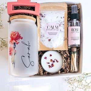 Personalized Birthday Gift Box for Women Birth Month Flower Gift Set for Her 40th Birthday Gift Basket 50th Birthday Gift for Women Sister