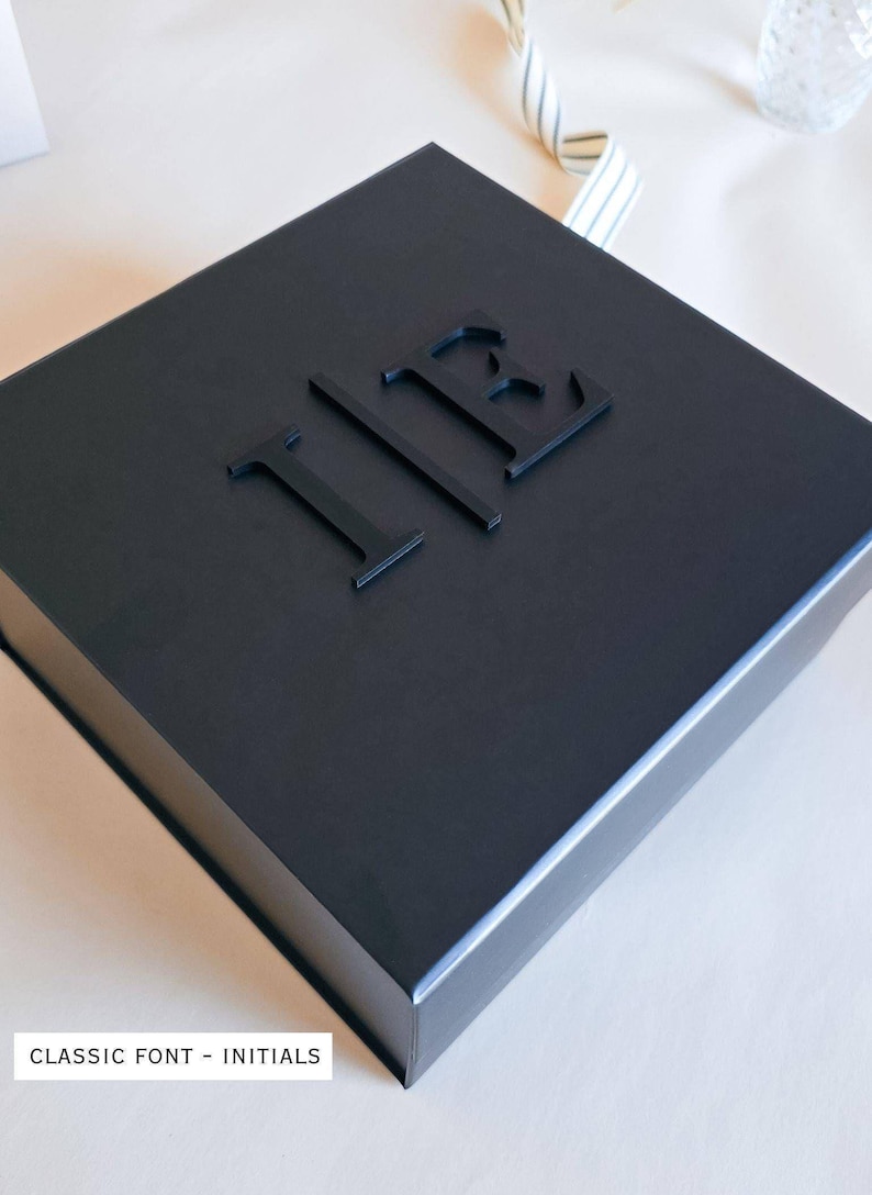 Caja magnética negra personalizada para hombre, acrílico 3D, nombre, embalaje moderno de lujo, caja de regalo vacía para hombre, recuerdo para esposo, paquete de obsequios para padrinos de boda. imagen 7