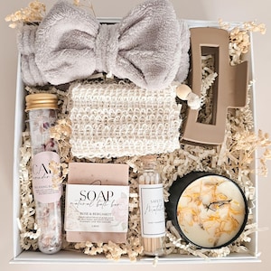 Self Care Gift Box Spa Gift Set for Women Birthday Basket Relaxation Gift for New Mom Get Well Soon Gift Basket Spa Care Package For Her
