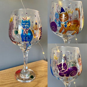 Crazy cats! Hand painted gin glass. Quirky and unique. Ideal gift. Gin balloon