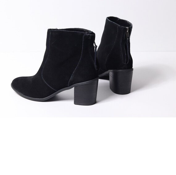 Crown Vintage Women's Size 6.5 M Suede Leather Back Zip Boots with Block Heels in Black