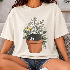 Comfort Colors® Sleeping Cat Flower Pot Shirt, Cat Mom Tee, Gardener Gift, Plant Lover Top, Cottagecore Garden Sweatshirt, Pet Owner Gift