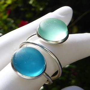 Double ring with sea glass in light and dark turquoise, silver-colored