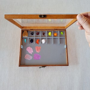Freezable paint storage with palette for mixing colors, box for preservation of oil paints