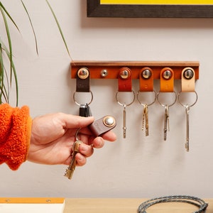Personalised leather and wood 6 Key Ring organiser set