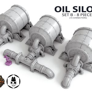 Może przedstawiać: Trzy szare modele silosów na ropę z rurami łączącymi i małą fioletową figurką. Obraz zawiera tekst "OIL SILOS SET B - 8 PIECES (+5 CONNECTORS)" i dwa loga. Modele te są przeznaczone do gier stołowych.