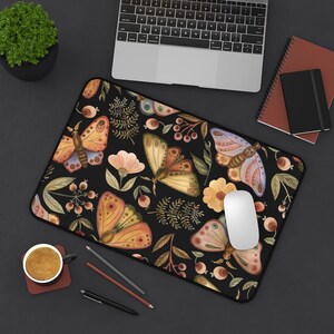 Tapis de bureau noir, décoration antimites, tapis de bureau botanique, tapis de bureau plante, tapis de souris nature, tapis de souris antimites, tapis de souris noir, tapis de bureau bohème, décoration végétale 12" × 18"