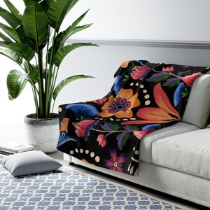Black Blanket, Floral Blanket, Sherpa Fleece, Mexican Blanket, Boho Blanket, Flower Blanket, Floral Pattern, Black Throw, Botanical Blanket