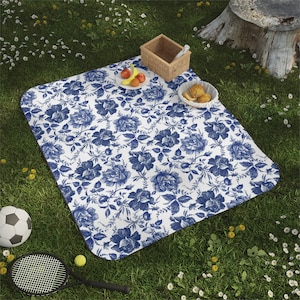 Couverture de pique-nique bleue, Couverture de pique-nique à fleurs, Couverture de plage bleue, Couverture de pique-nique, Sangle de transport, Couverture résistante à l&#39;eau, Couverture à fleurs bleues