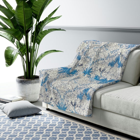 Floral Blanket, William Morris Blanket, Honeysuckle Pattern, Vintage Pattern, White Blanket, Blue Throw, Botanical Blanket, Vintage Blanket