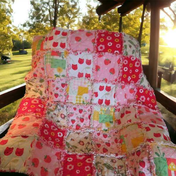 Flannel Rag Quilt With Batting 43 x 43, Strawberries, Spring Rag Quilt