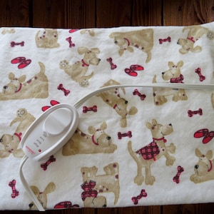 Heating Pad Cover, 12 x 15, Soft Tan Flannel With Dogs, 3 Snap Closure