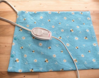 Heating Pad Cover, 12 x 15, Soft Blue Flannel With Bees and Daisies, 3 Snap Closure