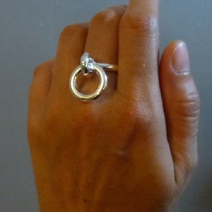 Bague grosse, large anneau épais argent femme ajustable cercle pampille pendentif image 1