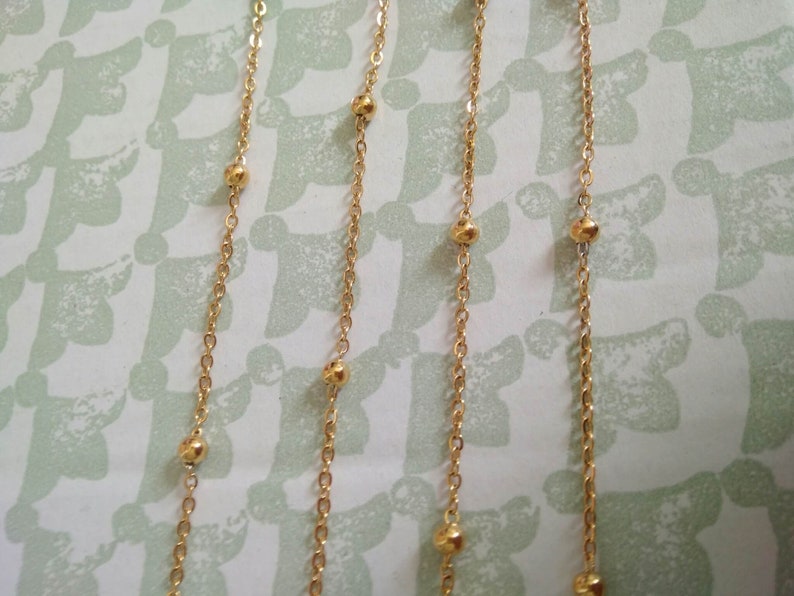 Collier long fin, sautoir, chaîne mini perles, acier doré ou argenté femme image 7