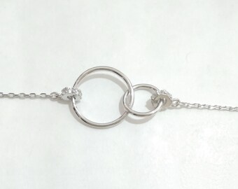 Collana corta a catena sottile con pendente placcato in argento da donna
