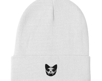 Gorro bordado con calavera de gato