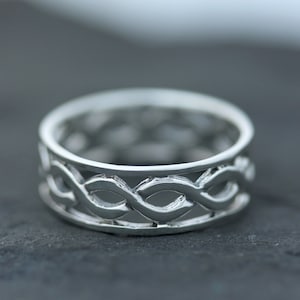 Celtic Knot Band Ring -Simple Loop in Frame - Hallmarked 925 Sterling Silver Scottish Jewellery